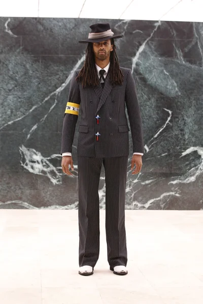 Look 19